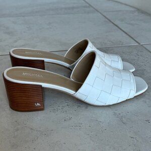 New MICHAEL Michael Kors Ingrid Woven Leather Mule Size 9.5M Color Optic
